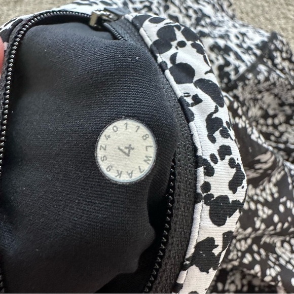 Lululemon Run Times Short II 4” Size 4 - Picture 4 of 8